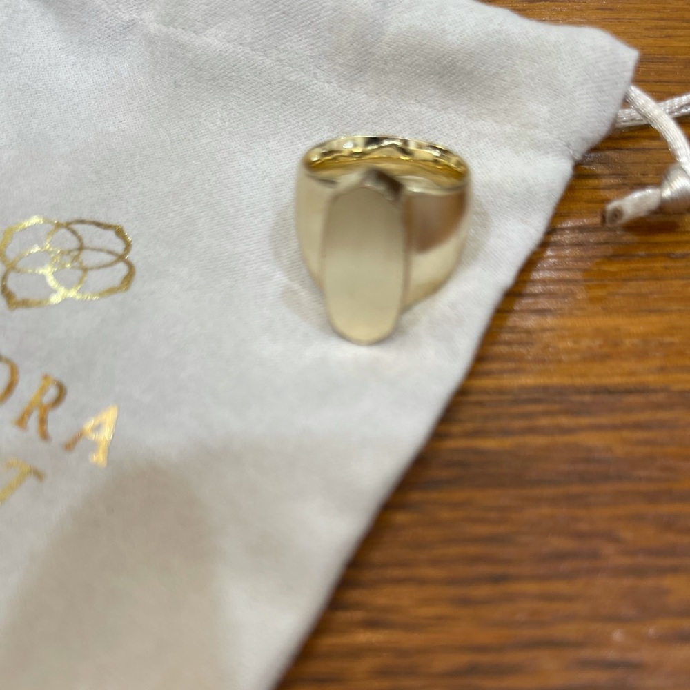Kendra Scott gold ring size 8 🤩